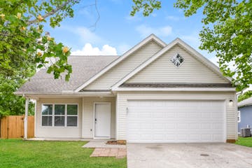 229 River Oaks Dr Madison, AL 35758